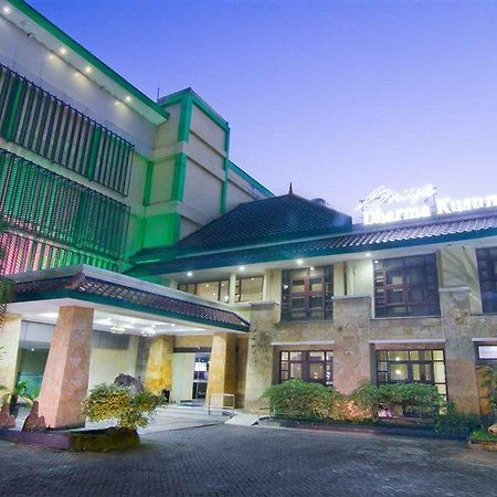 Griyadharmakusuma Hotel Bojonegoro Kültér fotó